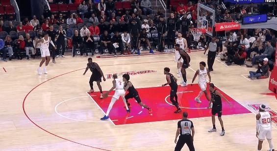 杜兰特31562分，超越德克·诺维茨基，史上第六。不知道是不是故意的：杜兰特追平