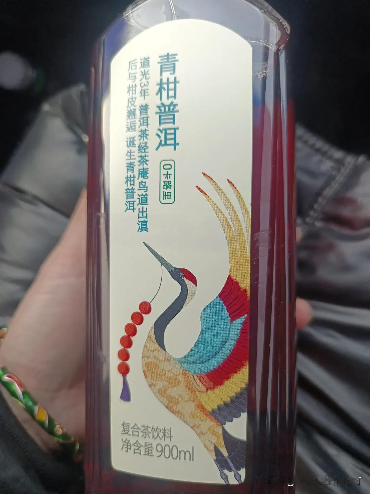 早上吃了几根油条，喝了一杯水去上班。
中午老公做的胡辣汤，喝了一碗，又吃了几根油