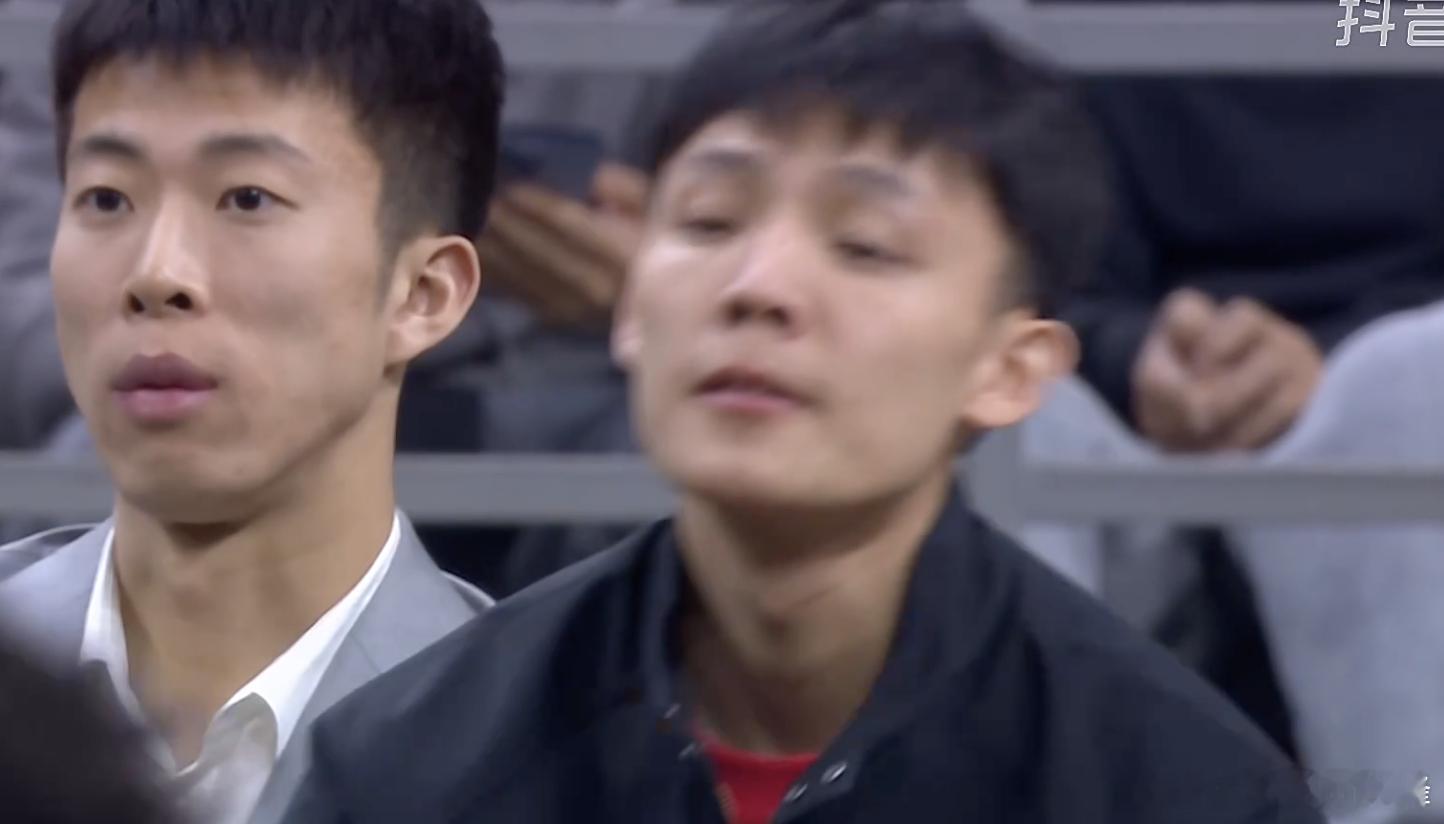 广东男篮vs上海男篮徐杰不打！ 