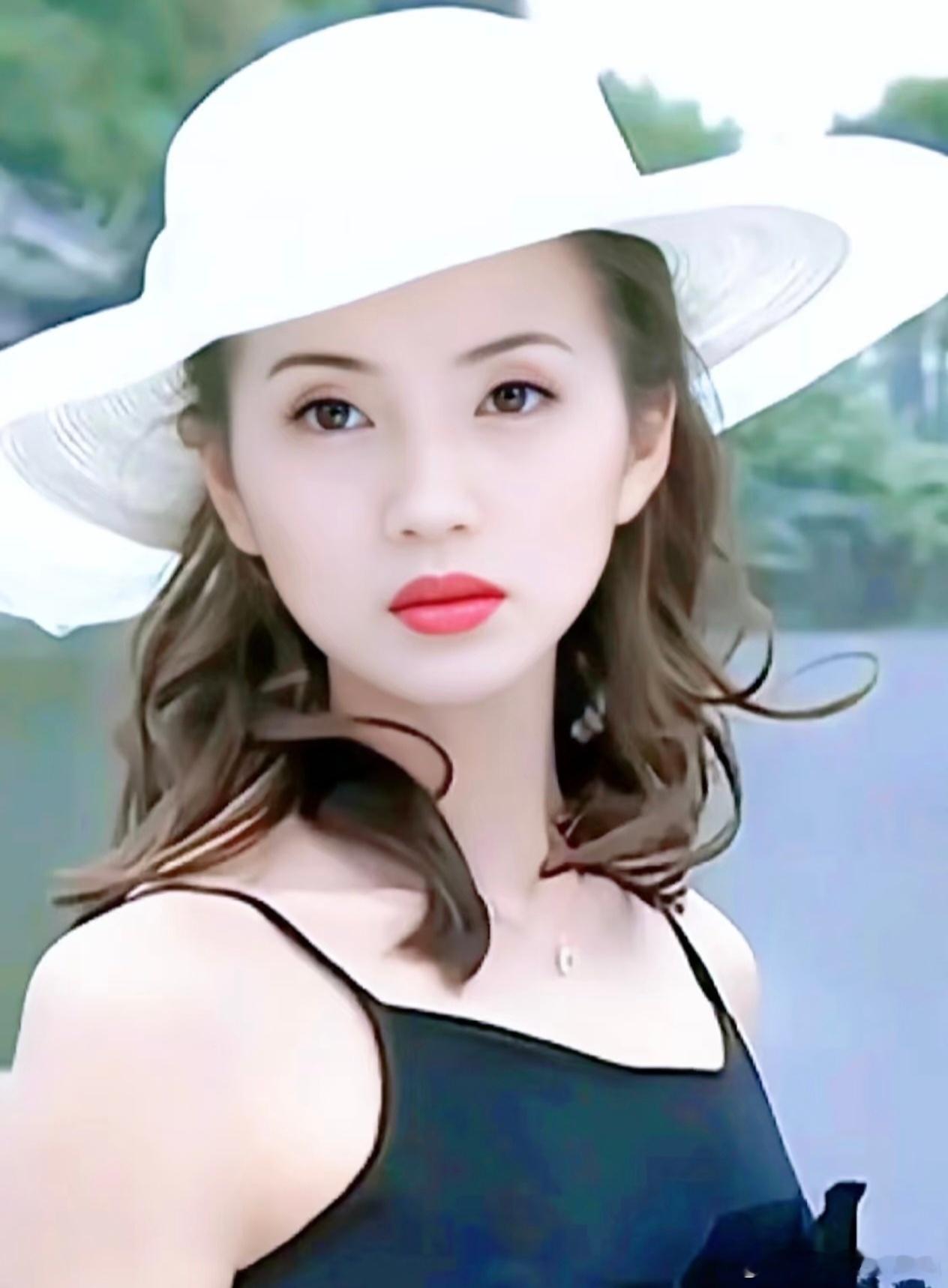 万人迷这个角色真的独立又清醒粉红女郎｜陈好 