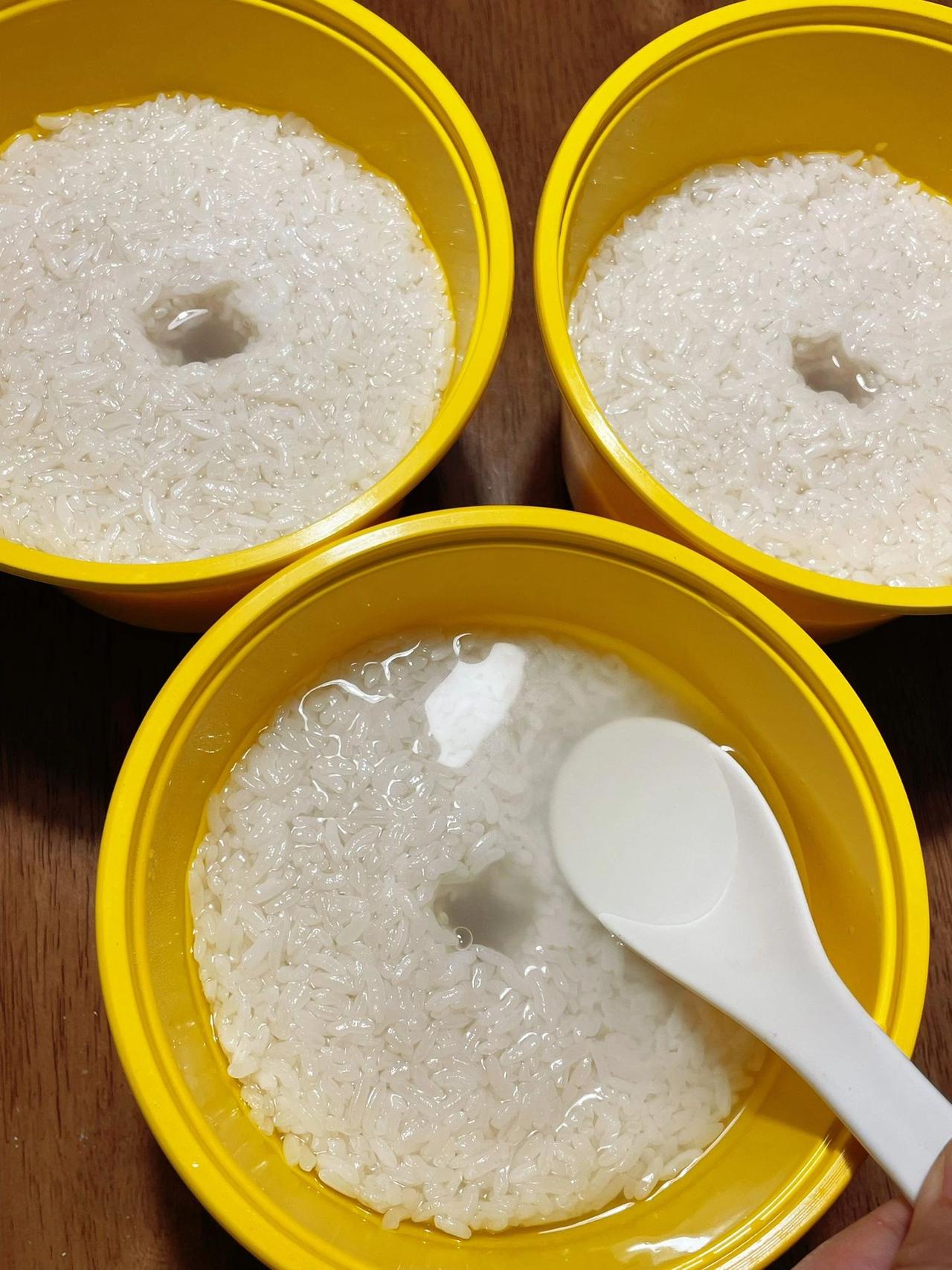 家庭自制酒酿简单易操作（附配方）

从去年开始到现在，家里的酒酿都是自己做的，越