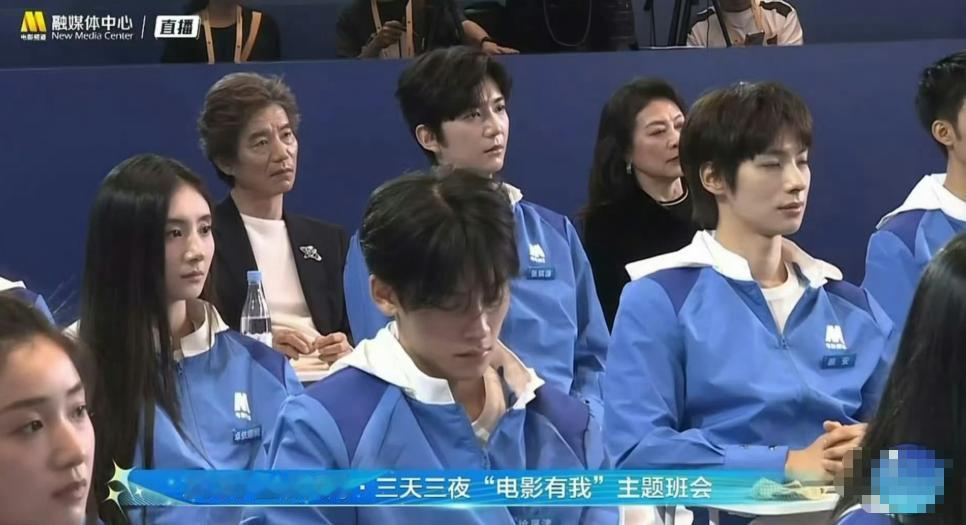 杨洋的同事，居然在央视直播都敢睡觉，这次可真让他火了！
 
电影频道的“星辰大海