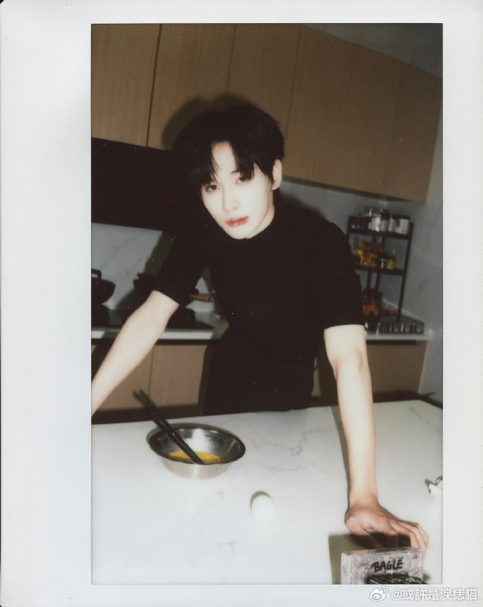 余宇涵公司年会中了一等奖我们的爸爸真的要羡慕哭了，余宇涵在公司年会上独揽一等奖现