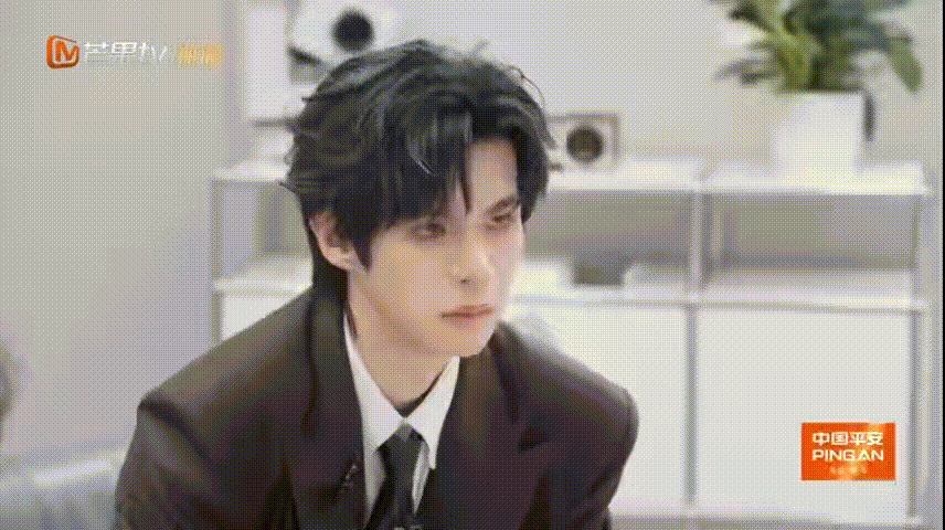 李茂回忆被亲戚骗钱经过初入职场金融季看节目听李茂讲被亲戚骗走积蓄的经历真的特别心