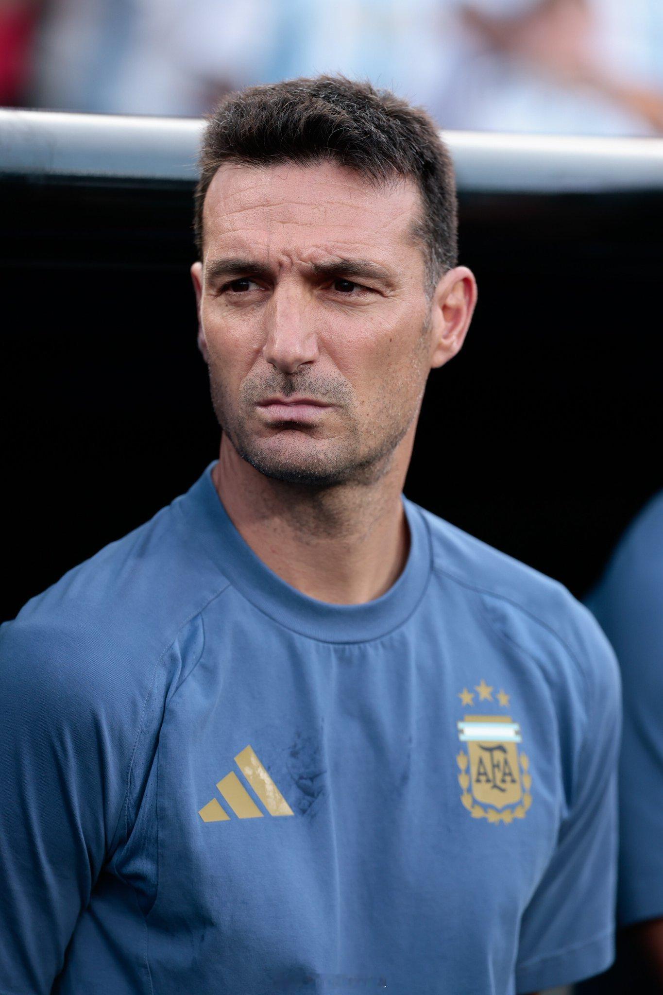 阿根廷球迷俱乐部  阿根廷教练在世界杯第一轮结束后战绩；🇦🇷 阿根廷主帅斯卡