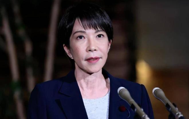 这大概是日本政坛近年来最难看的一幕，当那张本该被锁进档案柜的陈年旧账被翻开时，所