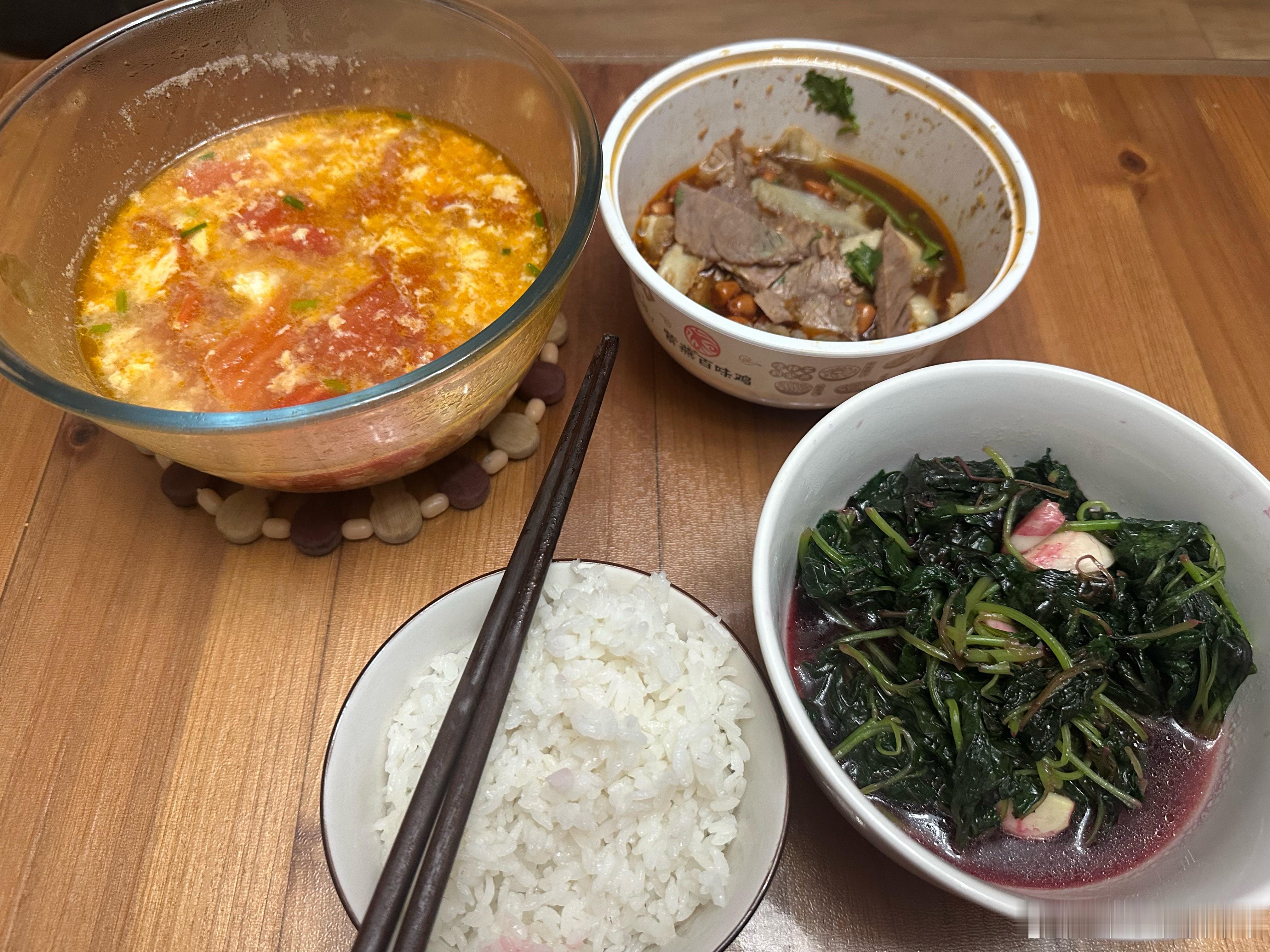 吃晚饭了晚餐时间