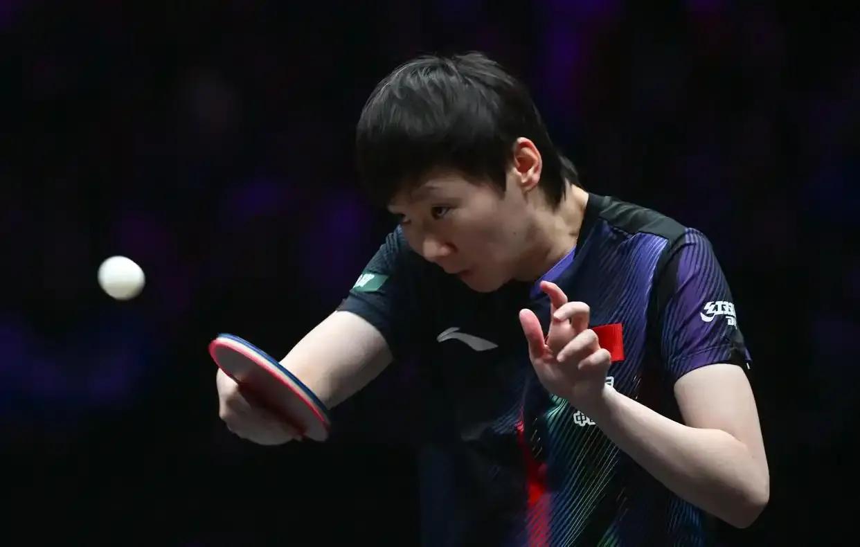 曼昱今年参加了多哈冠军赛、亚洲杯和新加坡大满贯，其中多哈冠军赛打入8强，亚洲杯和