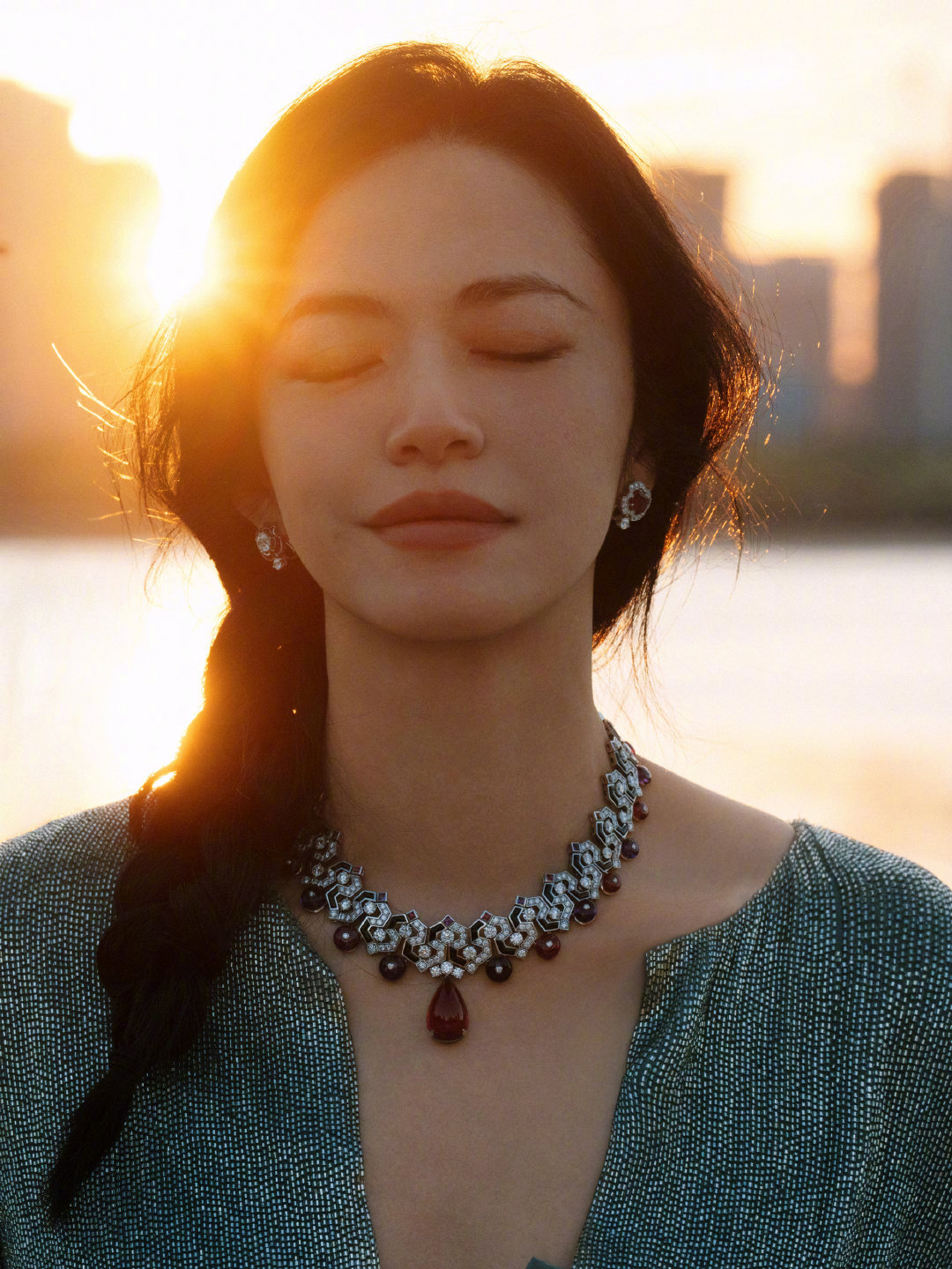 暖阳光辉，姚晨这一组好美☀️姚晨 × 第38届金鸡奖颁奖典礼，in Armani