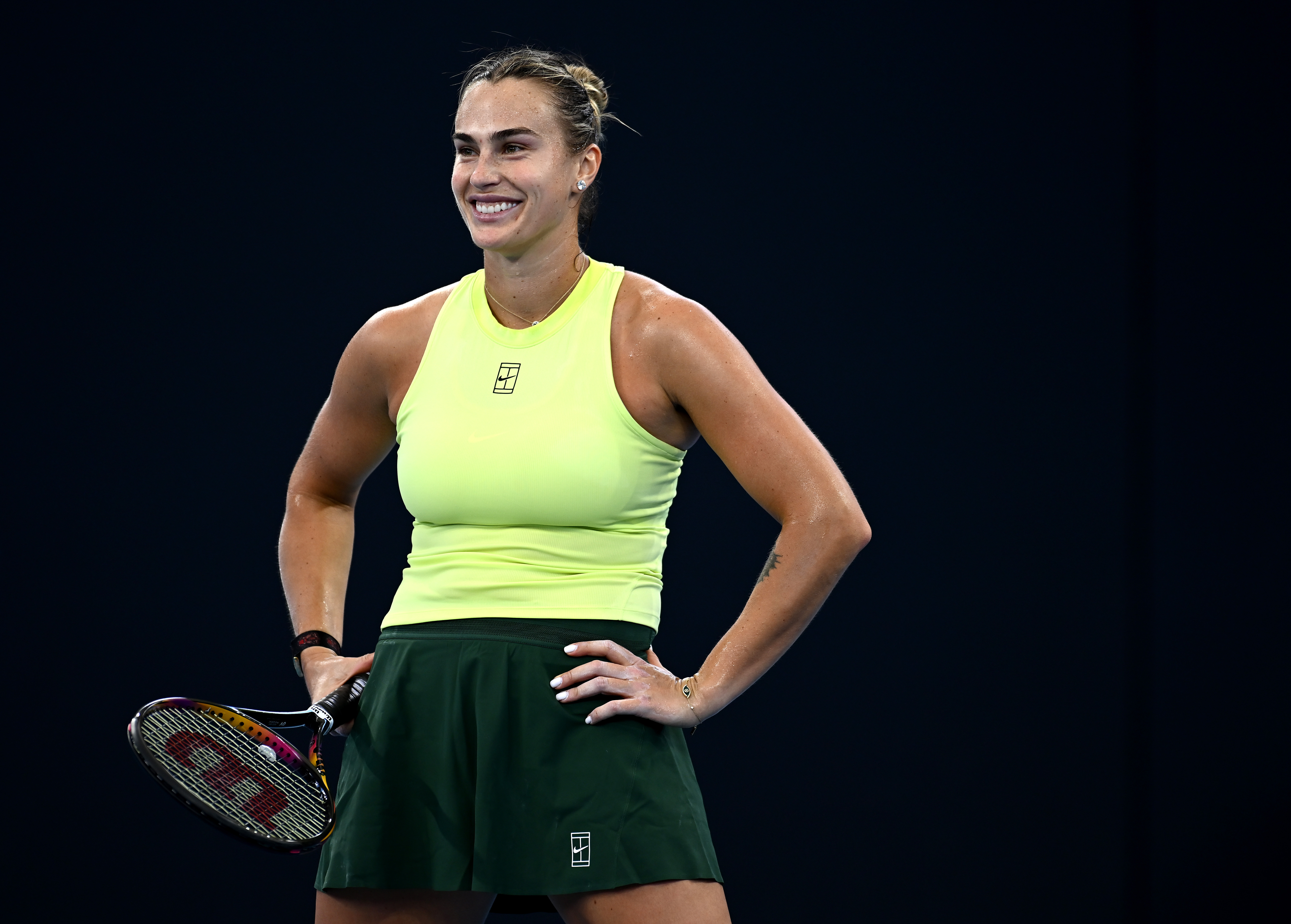 卫冕冠军继续前进👊WTA500布里斯班站第三轮，卫冕冠军、头号种子萨巴伦卡以6