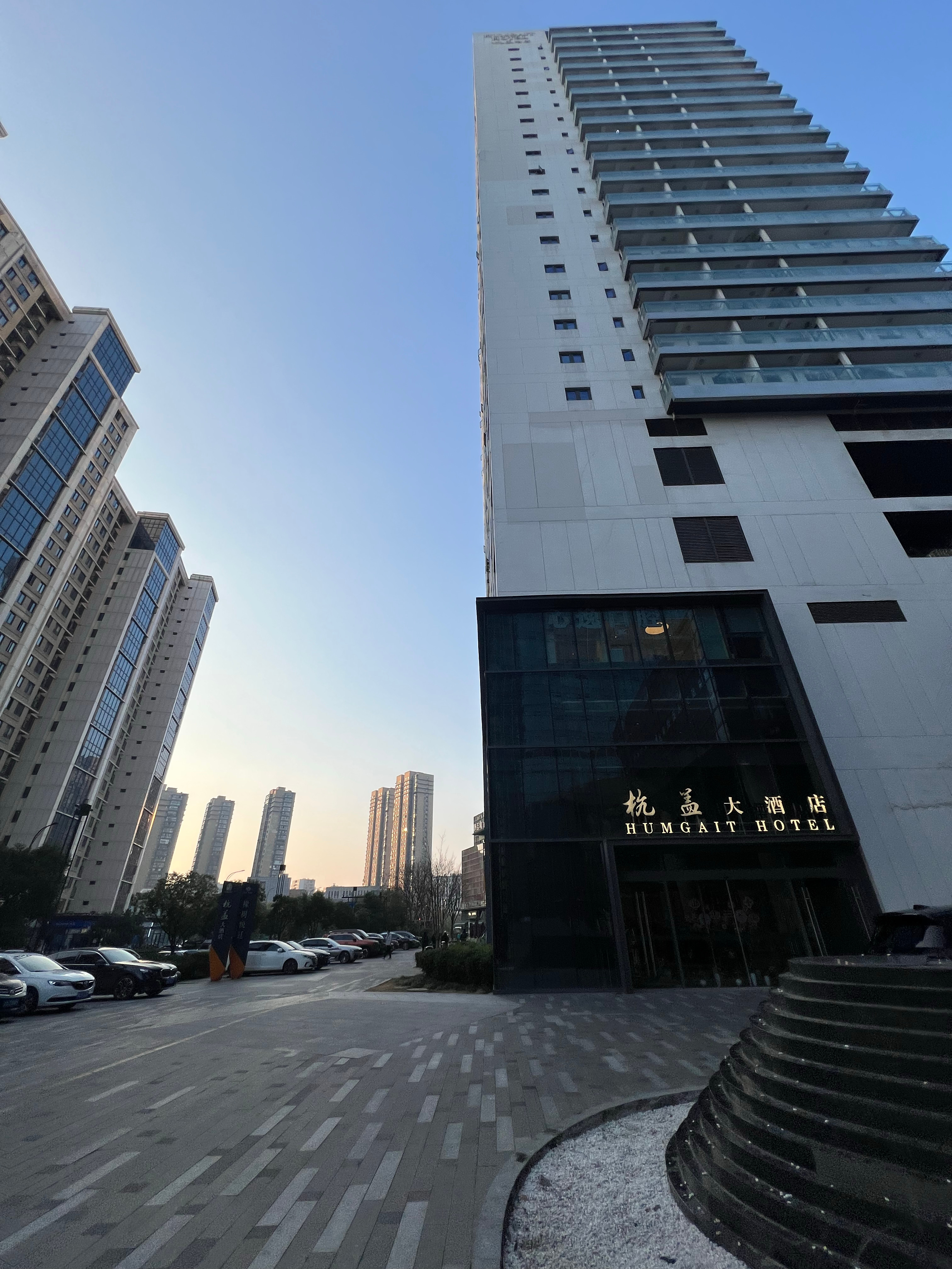 回了趟杭州 特地去了以前住的地方 站在楼下真的好开心啊住在这里的时候感觉这是我人