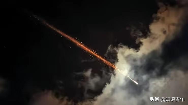 发现了没有？伊朗高超音速导弹在命中目标最后几秒，会突然加速冲刺机动。美军和以色列