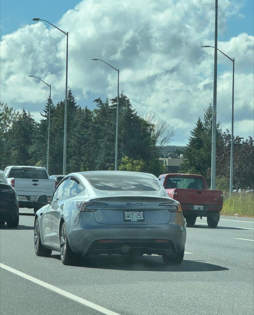 多伦多的“BYD”就是不一样，多少有点崇洋媚外了！比亚迪[超话]大v聊车 ​​​