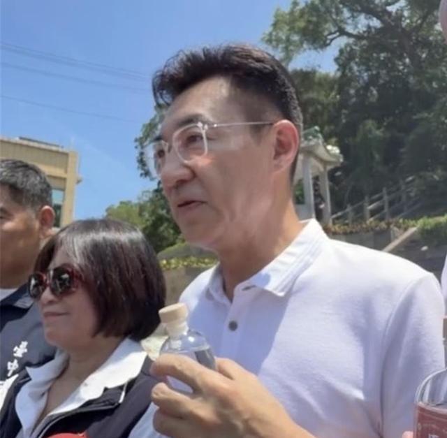 台“立法院副院长”江启臣发表声明，6月19日，针对台东县长饶庆铃以录像方式参与海