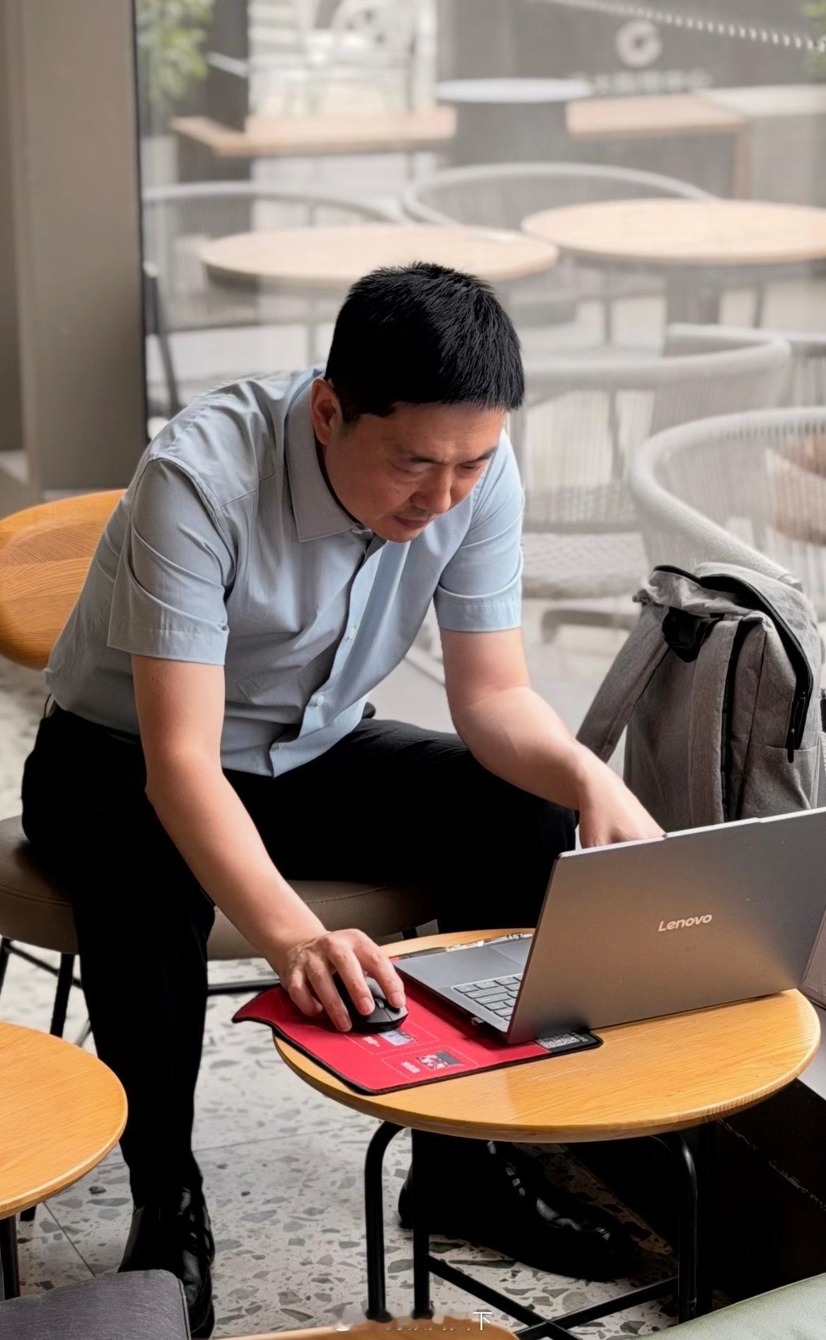 非正经观战世界杯为什么中国老不踢世界杯？老外：据说中国足球很厉害，所以被禁赛了！