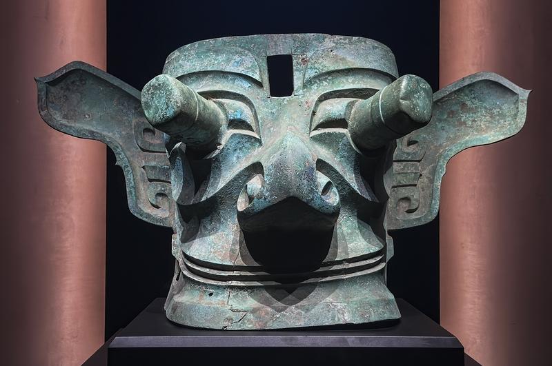 博物馆的文物好玩吗?
博物馆的文物那可太好玩了！就拿三星堆的青铜大面具来说，那夸