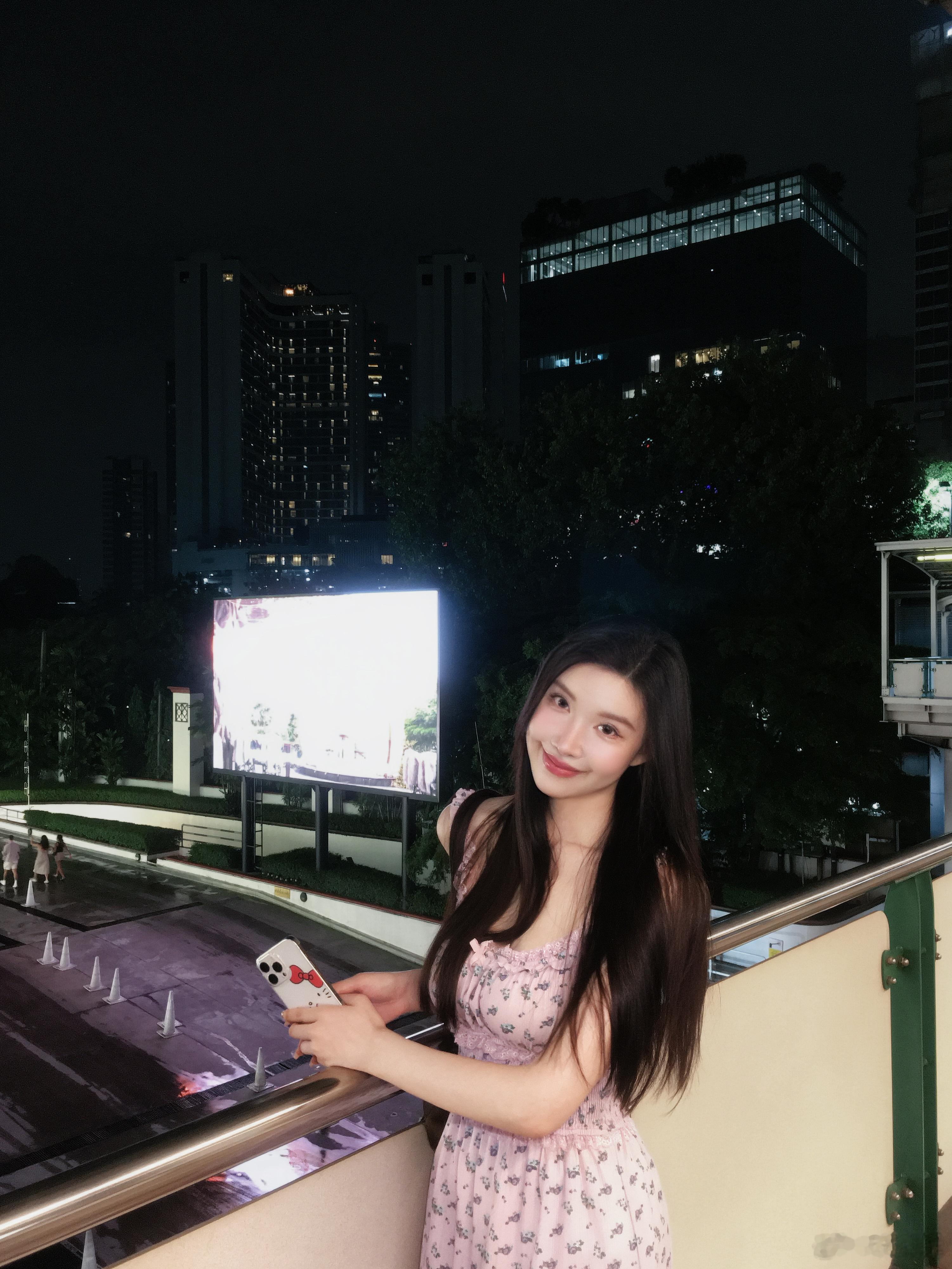 曼谷雨夜 那就祝你雨快叭🥰 