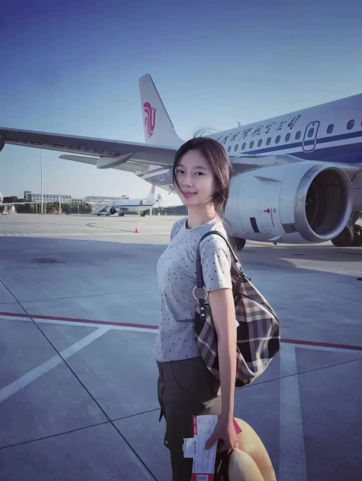 某天当你能读懂我的残缺 我便为你写一千零一次玉楼飞雪