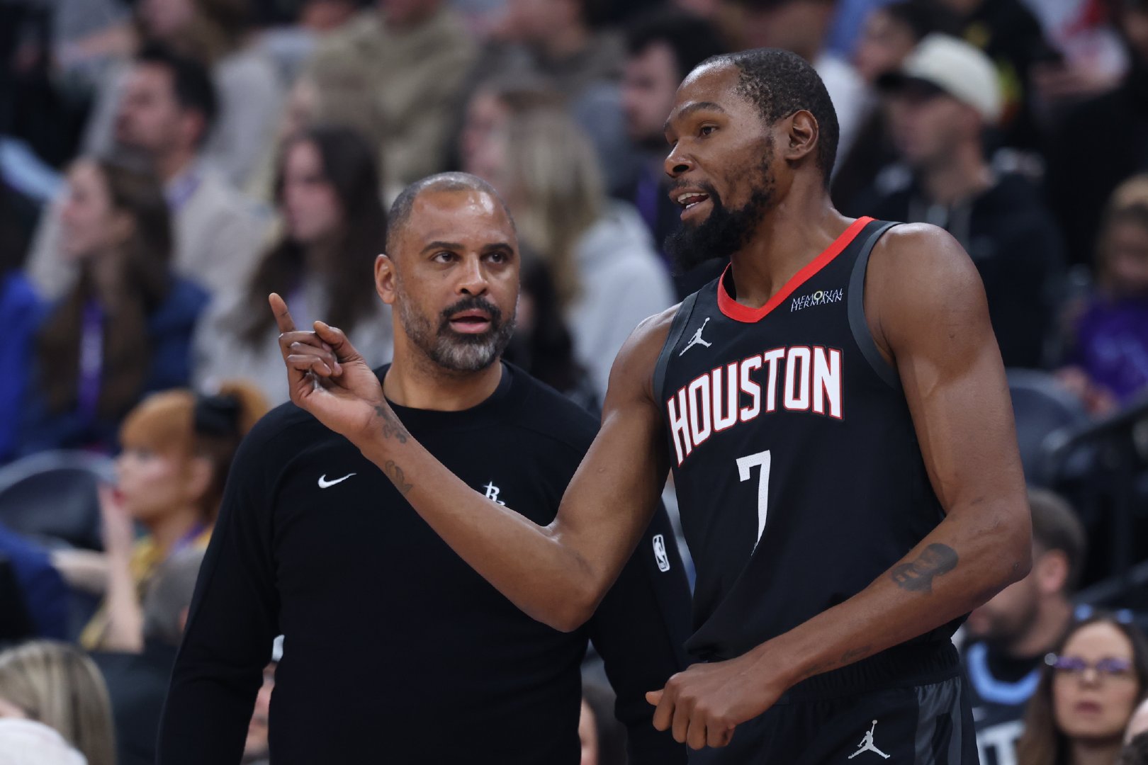 乌度卡总结球队前21场的表现：“我觉得我们整体表现不错，会想要成为顶尖球队，但目