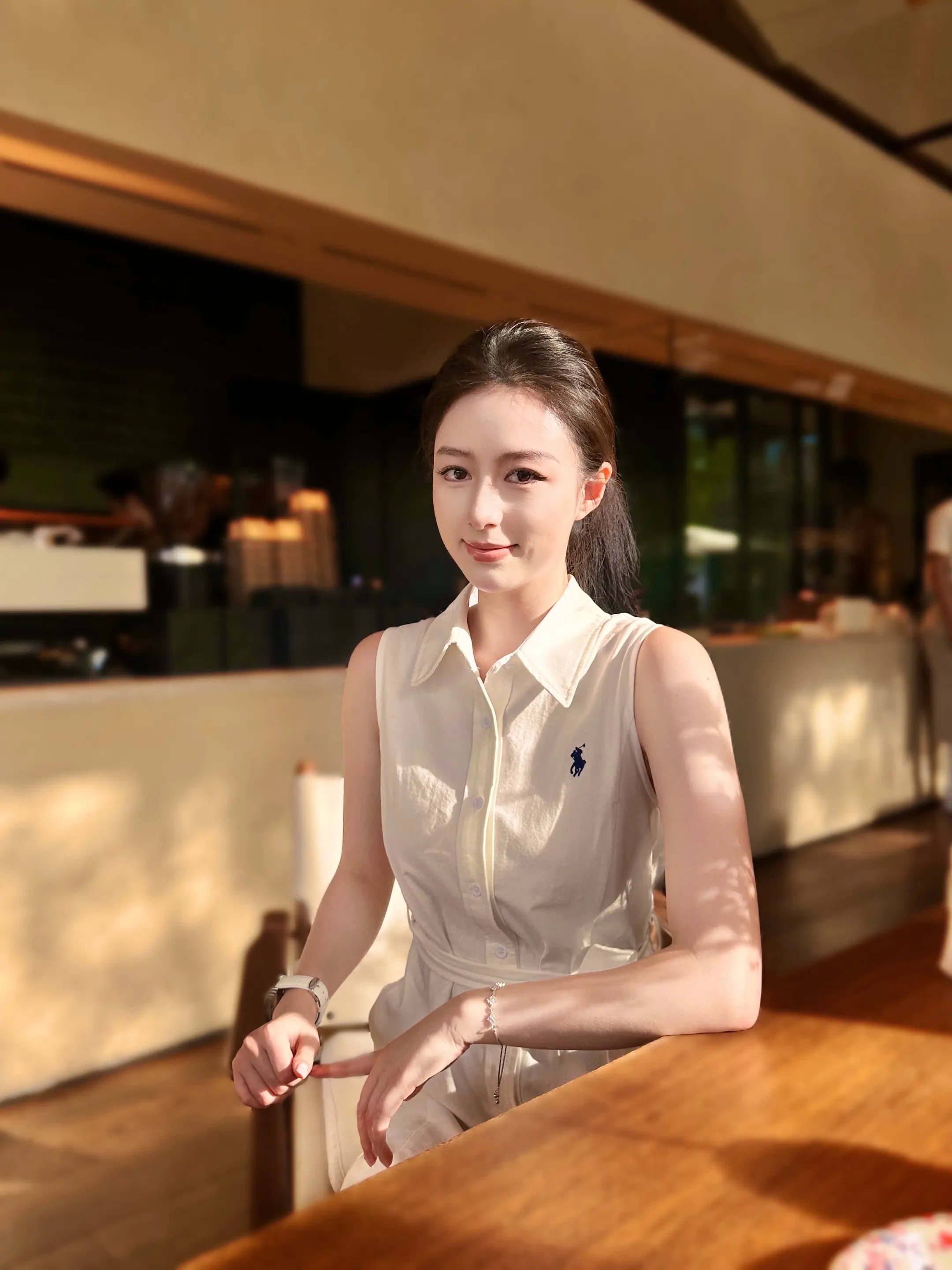 阳光明媚 我也明媚。