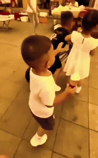 这男娃娃还得练