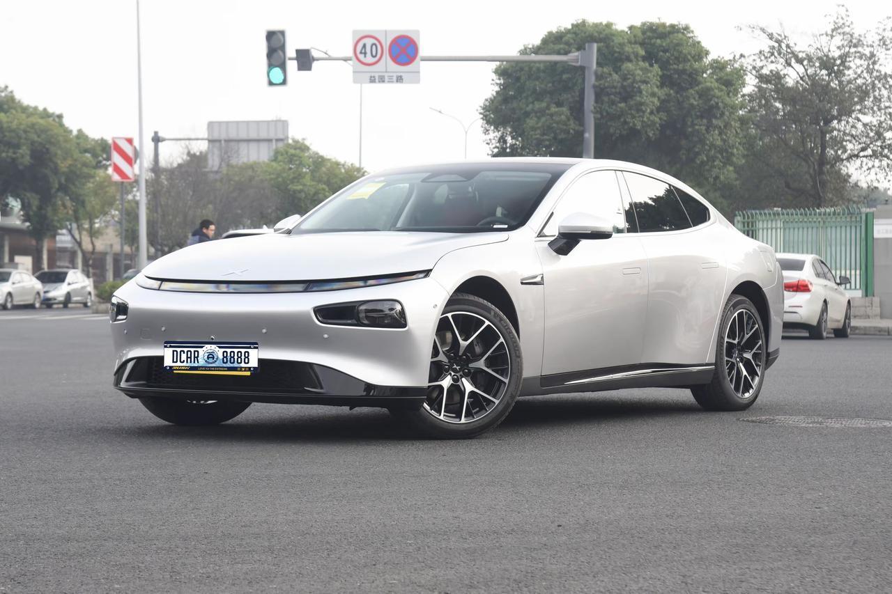 二手小鹏P7，曾经20多万的“国产Model 3”，现在11万就能开走？
兄弟们