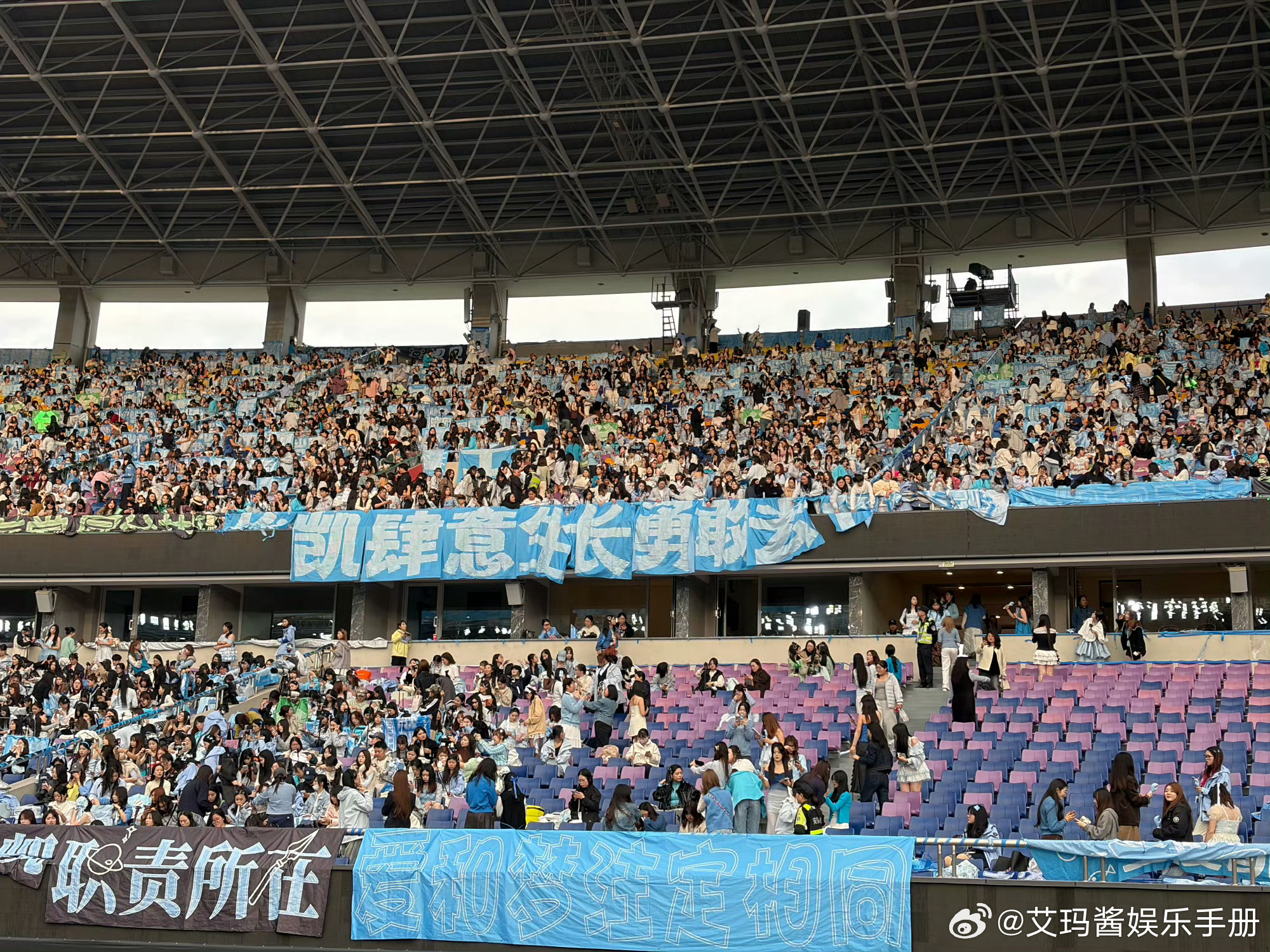 王俊凯巅峰之夜内场蓝海，什么水平？QQ音乐巅峰之夜红毯王俊凯巅峰之夜红毯生图