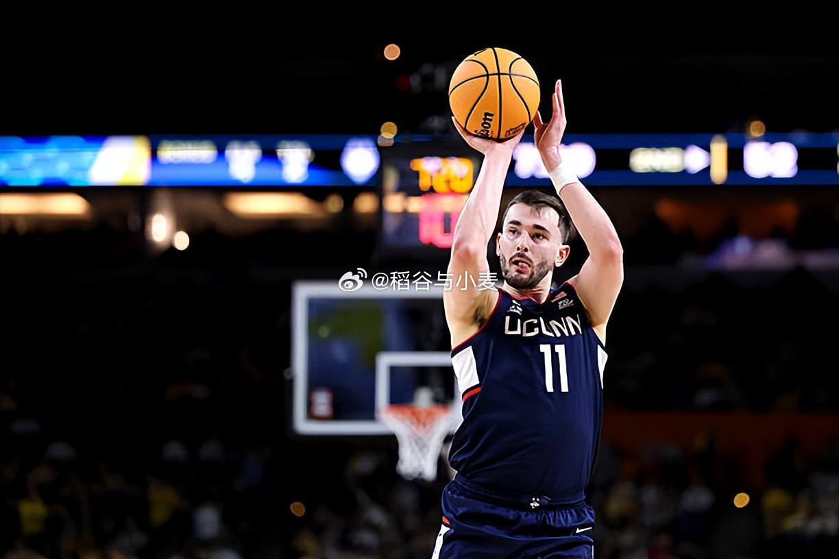 在今年的NBA选秀大会中，萨克拉门托国王与克利夫兰骑士完成了一笔交易。国王将手里