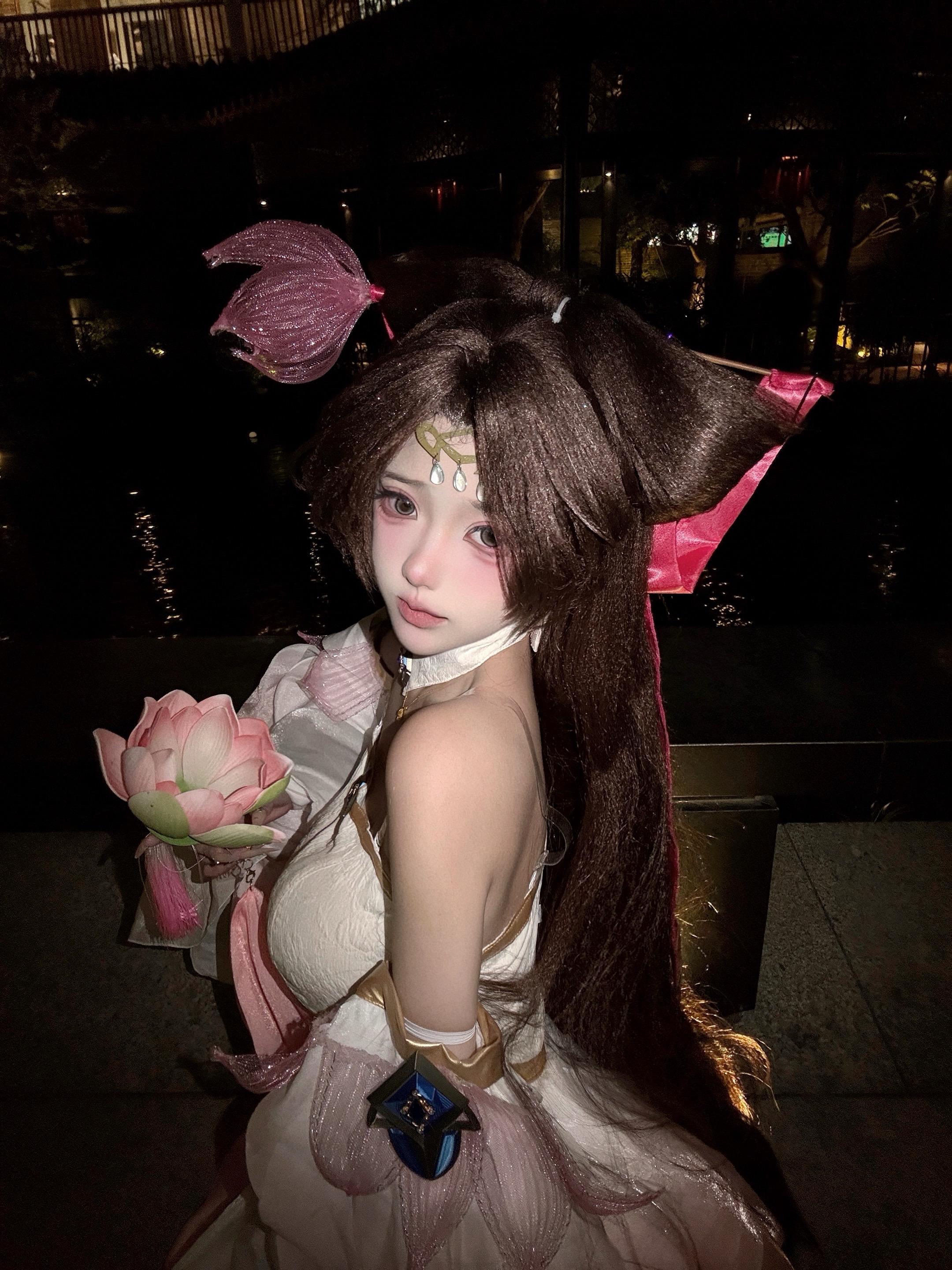 闭月。