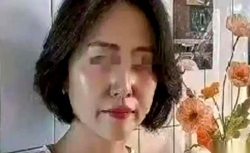 杭州52岁的孙女士，把那本边角早就翻起毛的存折“啪”地一声合上，手掌死死压在封面