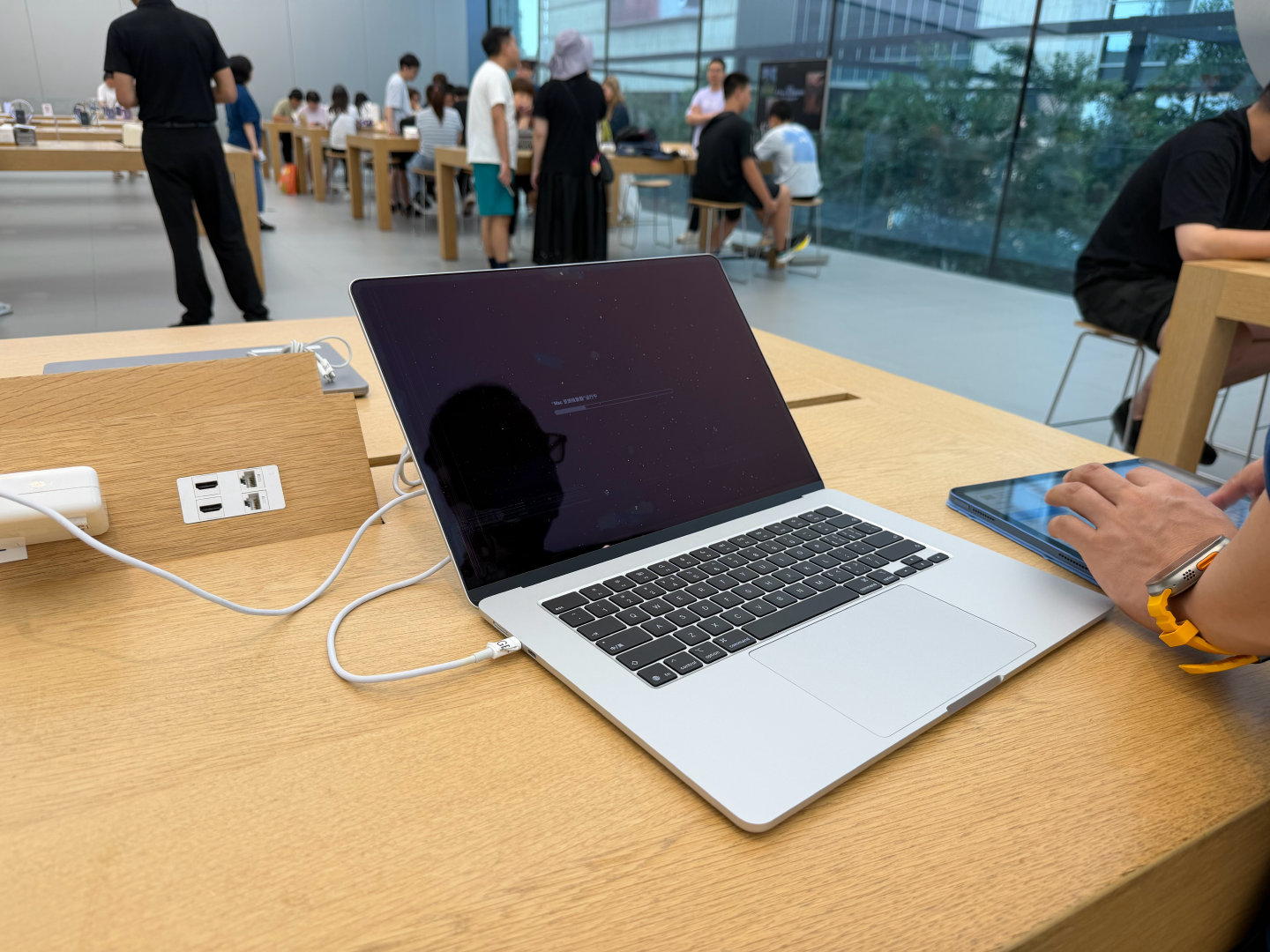 产品是好的，但是维修也是真贵，一个月工资没了