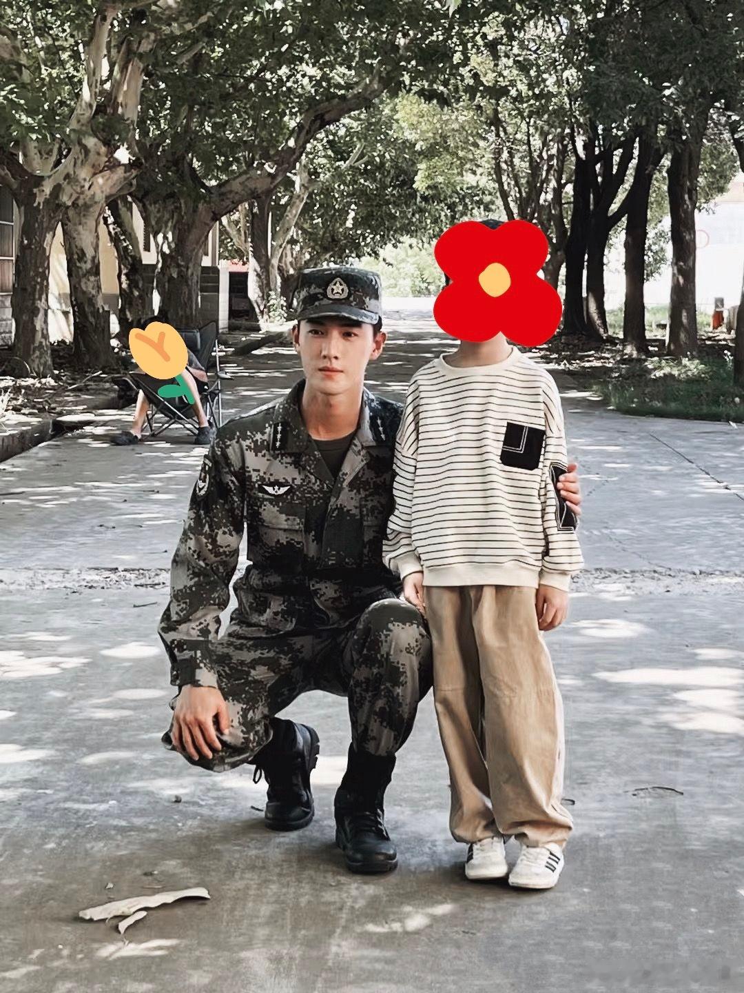 哇，想要一个🦊李昀锐这样的兵哥哥！ 