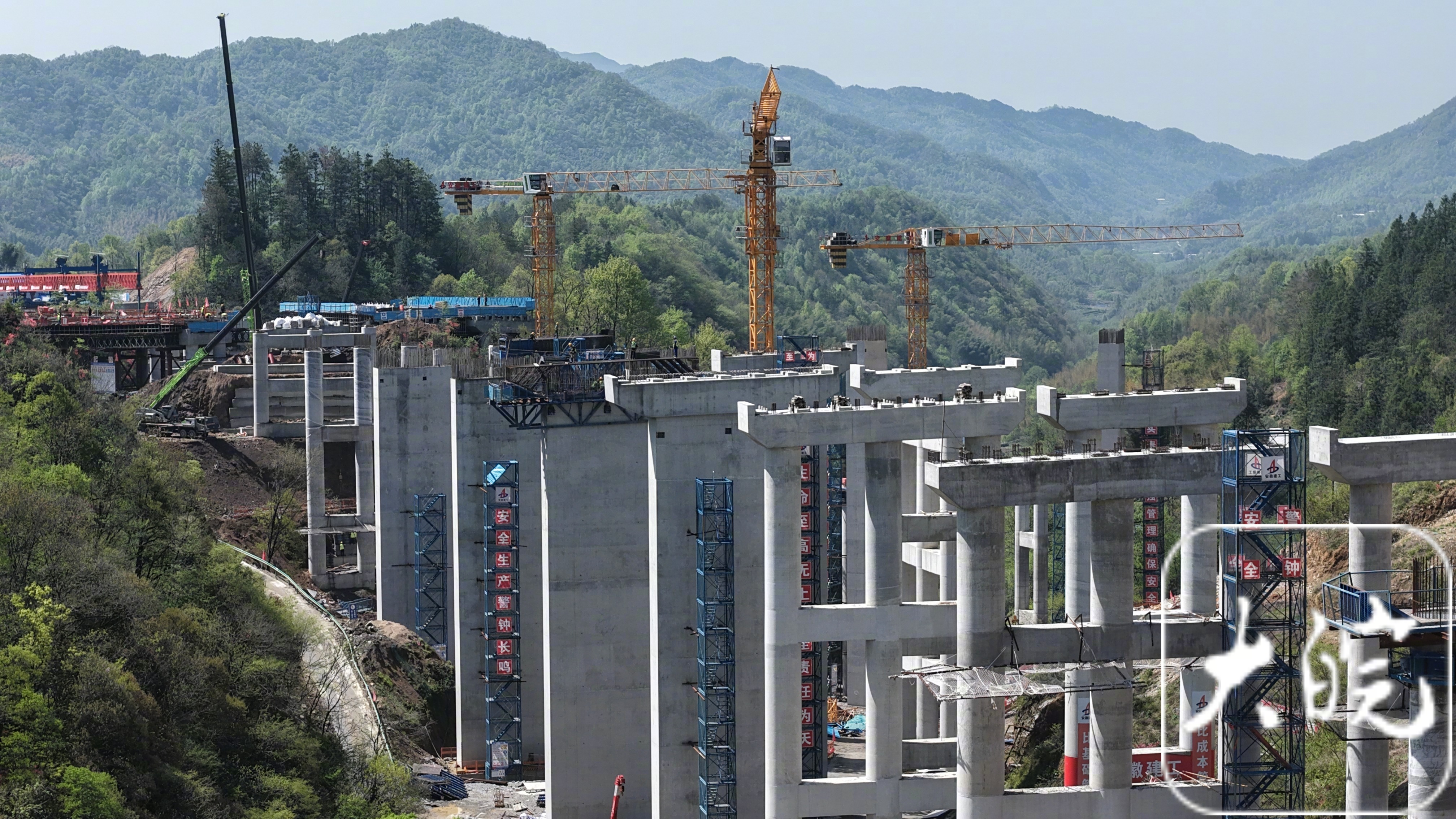 【#合肥到天堂寨将只需2小时#】S94天堂寨支线项目全长约45.9公里，总投资7