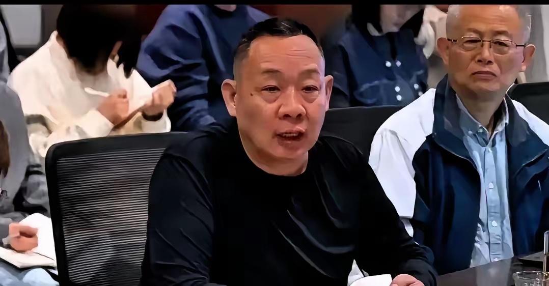涨租2000万那天，于东来没还价。
房东以为他至少会哭穷、会拖、会求情。都没有。