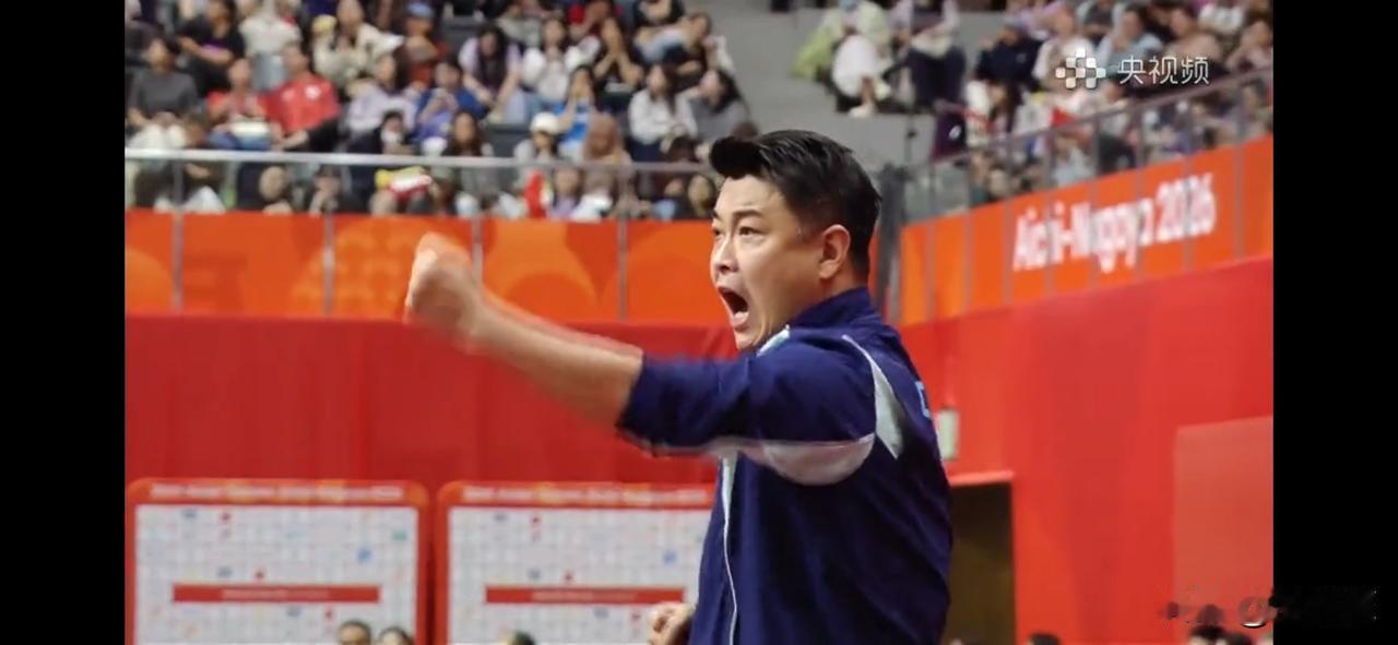 生啦 生啦 终于生啦！
黄友政在进过数十次男双决赛之后
（其中还包含3次大满贯男