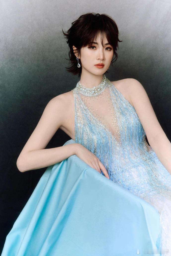 王安宇镜头下的姚安娜呜呜呜，我真的太喜欢这种自然又真实的状态了。姚安娜王安宇不愧