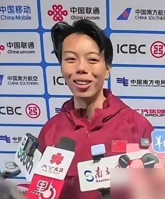 刘景杨的跑道终于亮了！不是因为她爆冷赢了吴艳妮，也不是因为12秒81的成绩刷新了