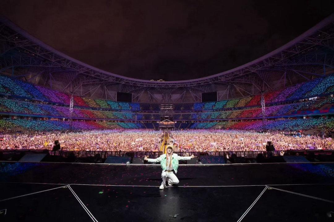 许嵩杭州站预售时间杭州大莲花双场预售时间：6月30日19:00（7/24场）和2