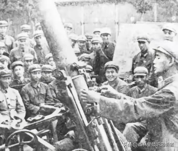 56式160毫米重迫击炮，南京307厂造了一百多门就停产封库吃灰二十年，直到八十