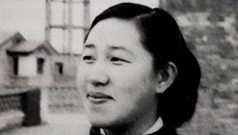 1949年，上将彭绍辉的女儿因倒剩饭，继母张纬含泪说：我把剩饭全都吃下去了，令人