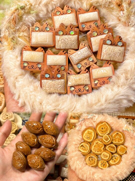一盘猫猫小眼睛冒绿光🐭