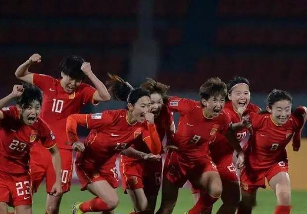 国际足球领域迎来显著变革，国际足联宣布自2025年起，U17男女足世界杯赛制将大