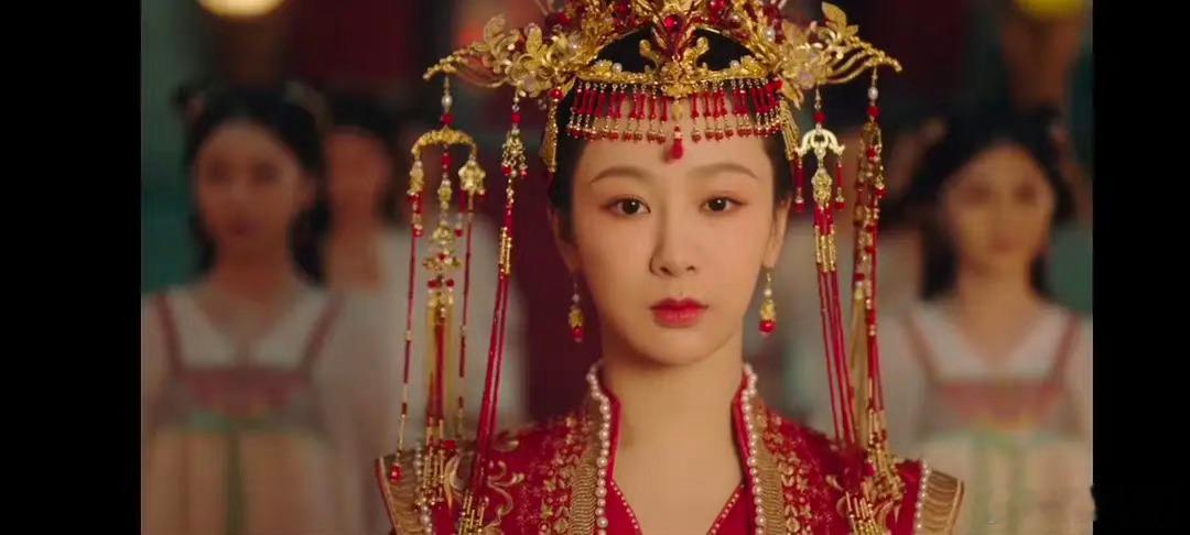 杨紫这颜值大婚造型确实没有那种惊艳的感觉 ​​​