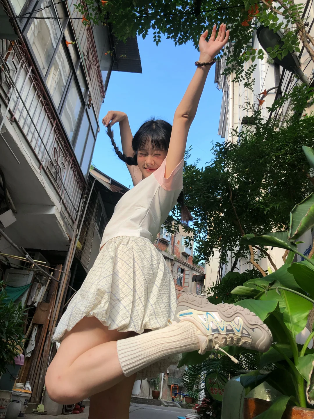 ᐡ>⸝⸝⸝⸝<ᐡ夏天生命力拍照动作