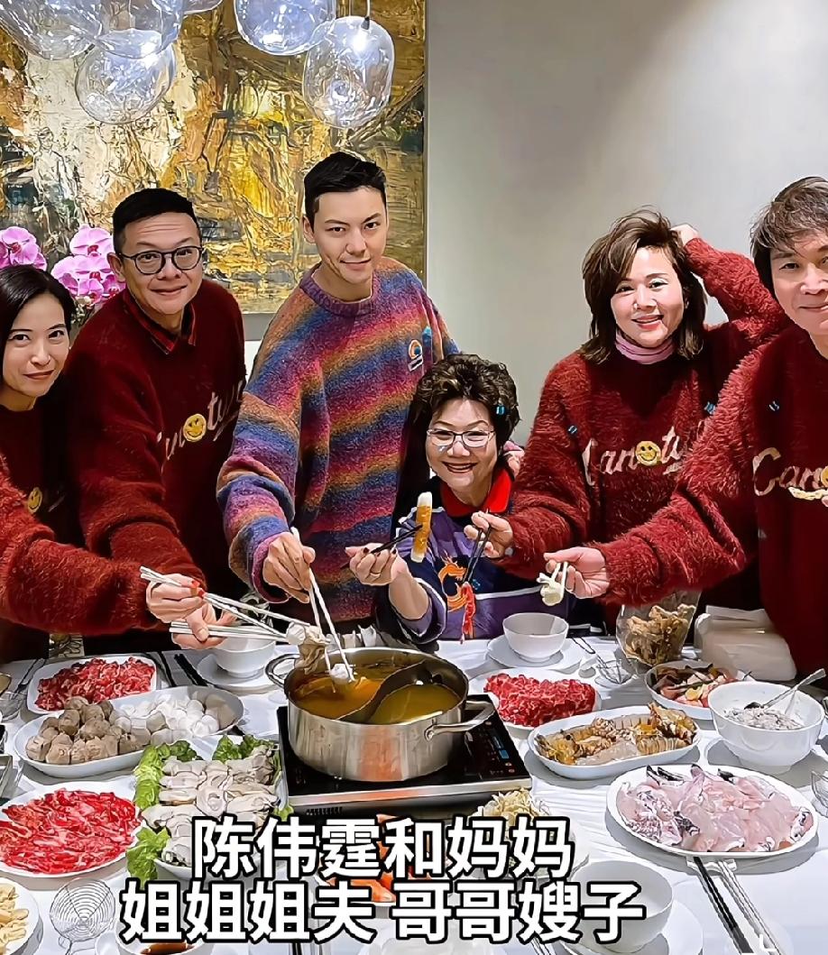 陈伟霆和何穗应该不会还没有领证结婚的，陈伟霆曾说过他本人是很传统的，因为他姐姐哥