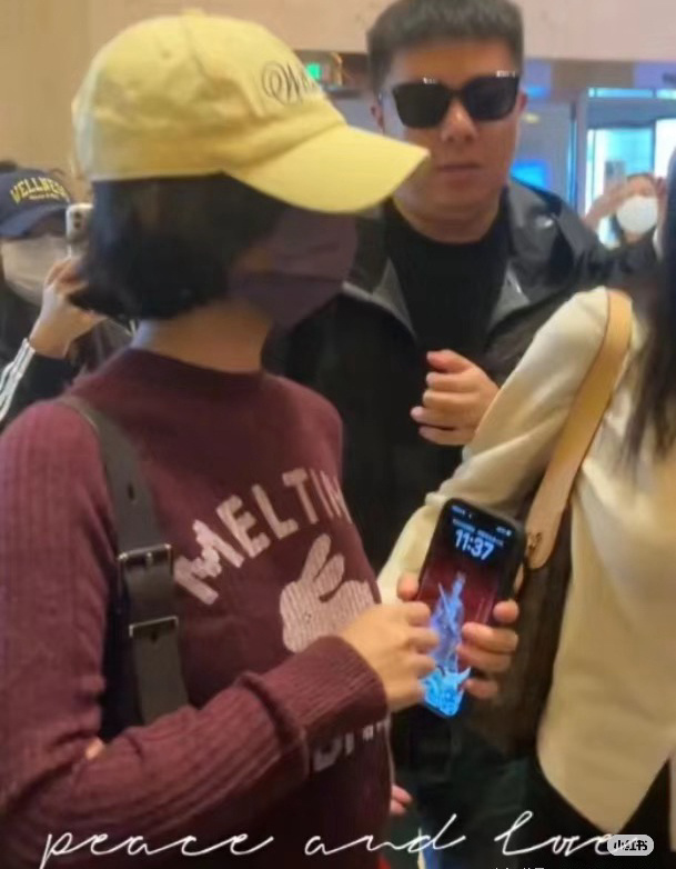 赵丽颖手机壁纸是甲辰年太岁李诚大将军[哇]。 ​​​