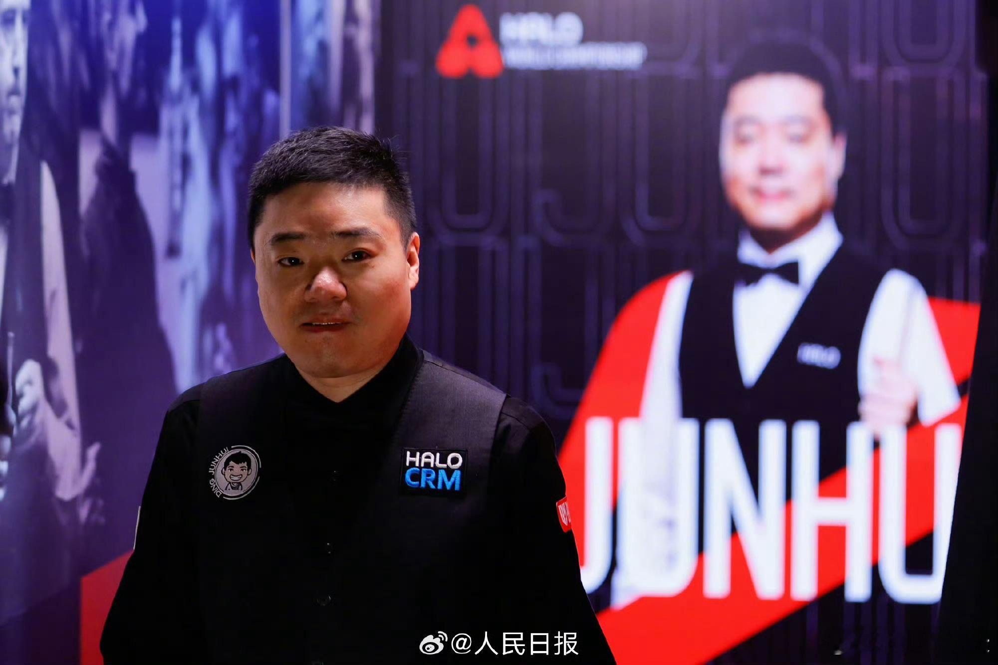 中国德比赵心童战胜丁俊晖比赛结果：在2026斯诺克世锦赛1/8决赛中，卫冕冠军赵