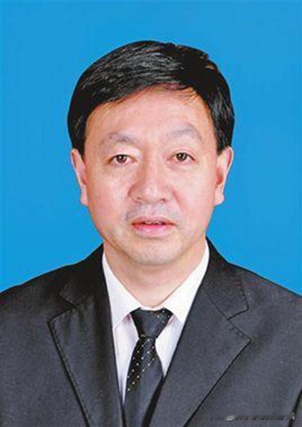 雷亚平：台上大谈塑形铸魂，自己却栽了跟头

就该倒霉！要不是赶上延迟退休，雷亚平