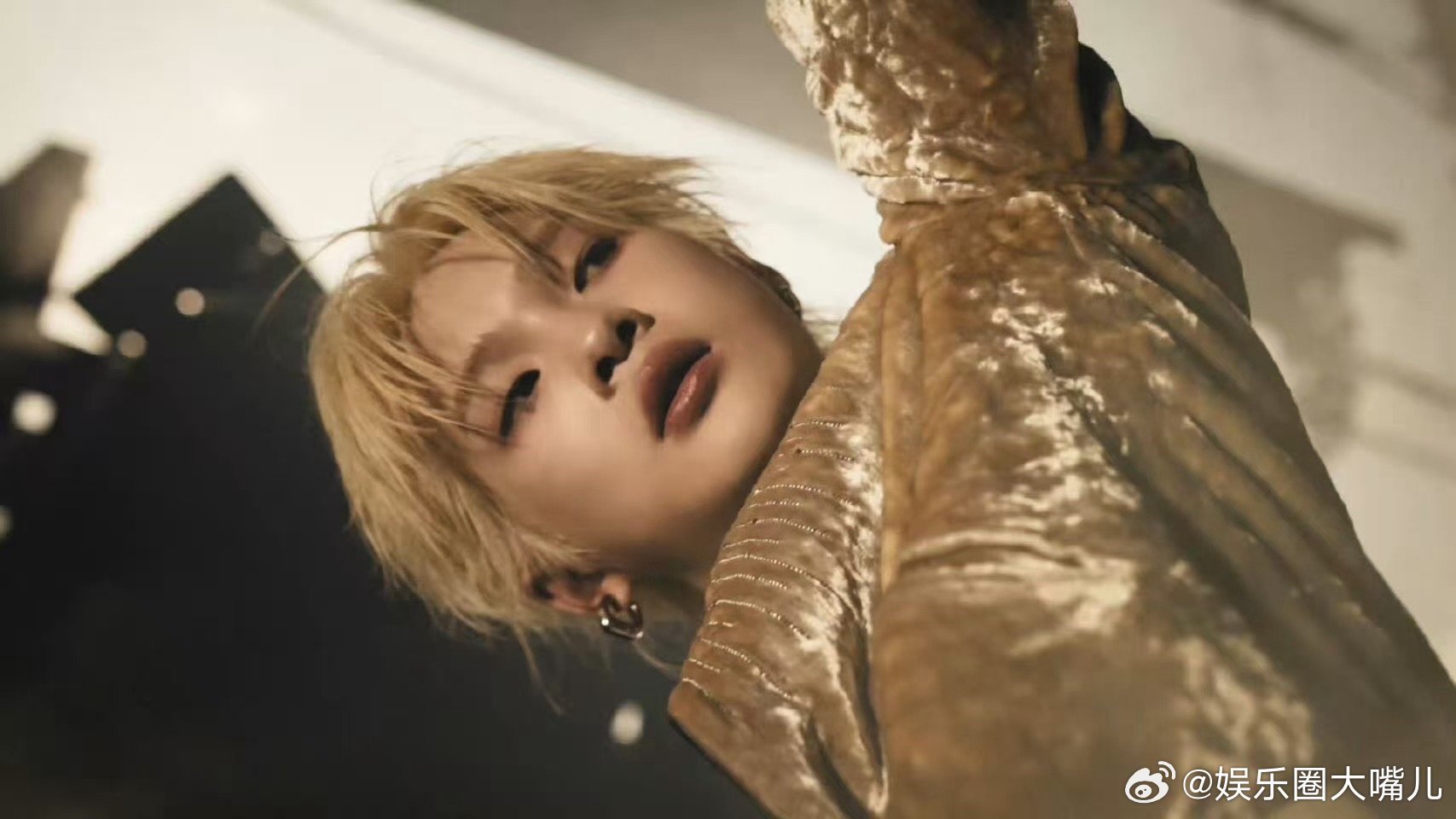 周震南MILLI新歌MV上线 “吊系”美学再度进化！MV正式上线前，相关话题在社