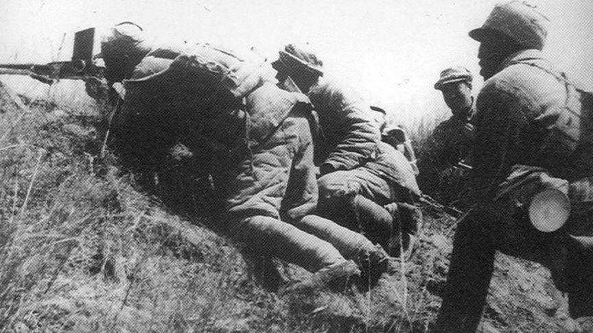 敌人相距10公里，参谋说吃完饭再走无妨，聂凤智：不撤立即枪毙

“1942年11